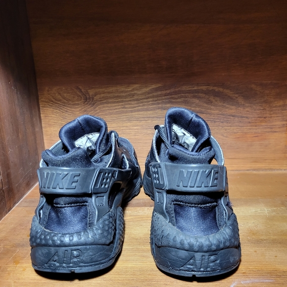 Nike Air Huarache Running Sneaker 7Y - Picture 7 of 9